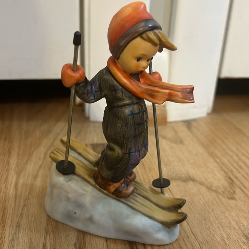 Goebel Hummel Skier #59